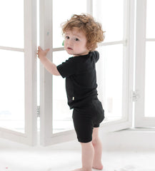 AVAUMA Breeze Short Sleeve Set Camel + Black Viscose Ribbed Our baby short-sleeved pajamas are soft, comfortable, and adorable. We offer high-quality products at a very affordable price. They are perfect for the summer season and have excellent stretchability. They are also suitable for tall and slim children.