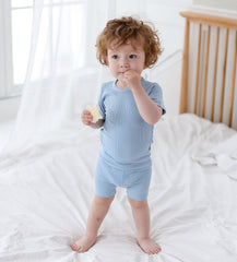 AVAUMA Breeze Short Sleeve Set Sky Excellent Stretchability Our baby short-sleeved pajamas are soft, comfortable, and adorable. We offer high-quality products at a very affordable price. They are perfect for the summer season and have excellent stretchability. They are also suitable for tall and slim children.