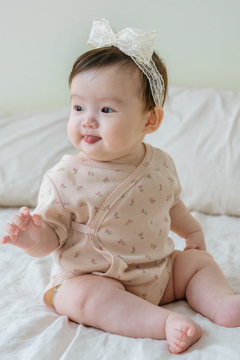 Baby Sitting in Avauma Clare Peach Cream Short Sleeve Floral Bodysuit, Soft Cotton Babywear
Baby Sitting in Avauma Clare Peach Cream Short Sleeve Floral Bodysuit, Soft Cotton Babywear