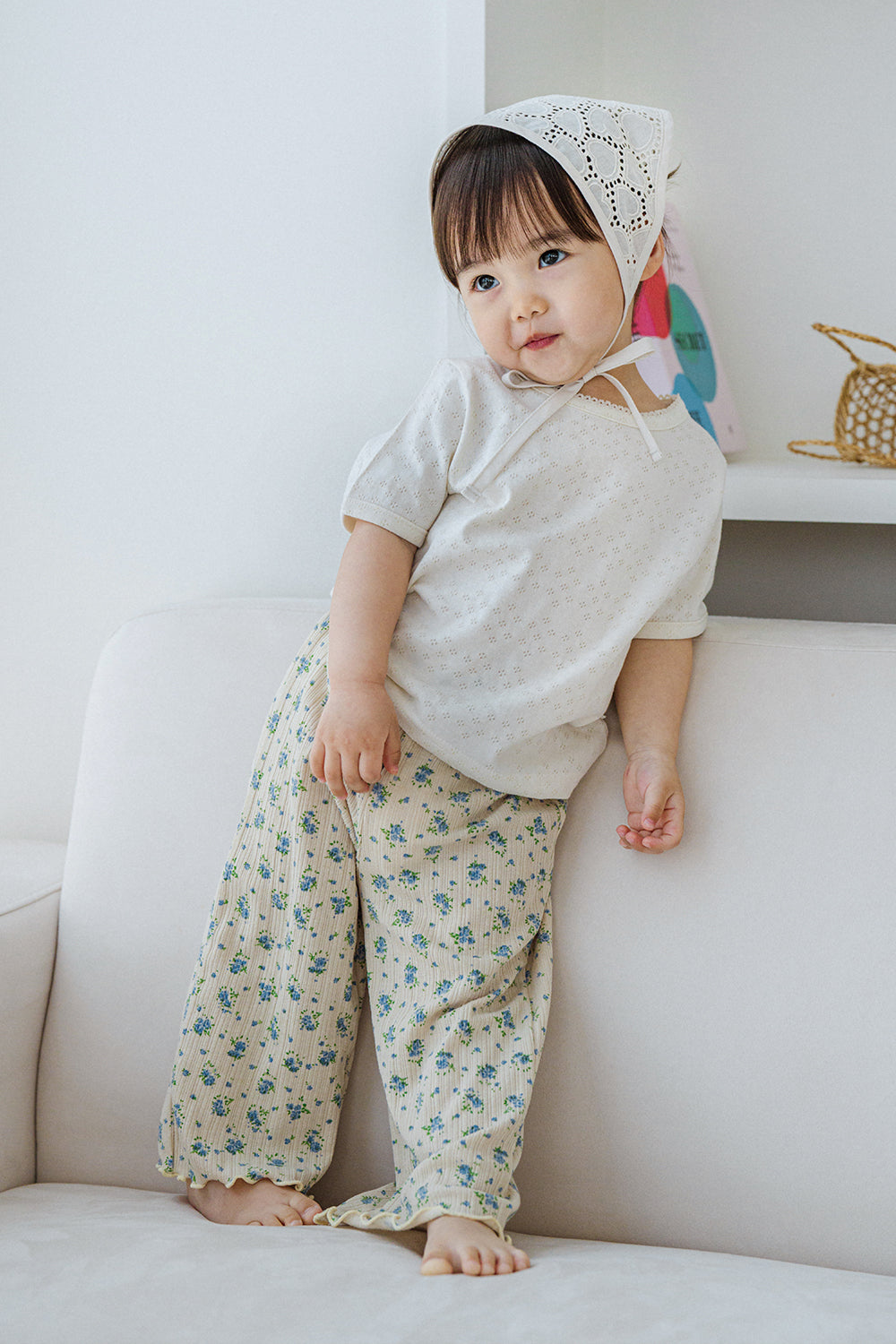 Toddler girl in Lyla floral oat pants and bonnet – Avauma spring baby outfit
Toddler girl in Lyla floral oat pants and bonnet – Avauma spring baby outfit
