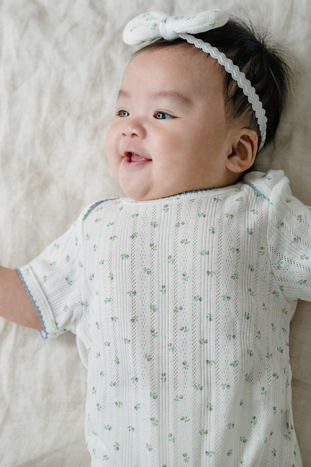 Smiling Baby in Avauma Petite Garden Mintgarden Short Sleeve Bodysuit, Lightweight Cotton for Daily Use
Smiling Baby in Avauma Petite Garden Mintgarden Short Sleeve Bodysuit, Lightweight Cotton for Daily Use