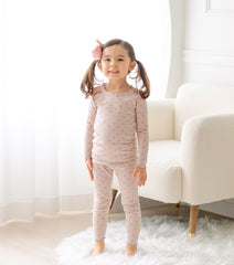 AVAUMA Roses Long Sleeve Set Pink Ruffle Shirring  These pajamas have a stylish 'Ruffle Shirring' design and are soft, stretchy, and comfortable.