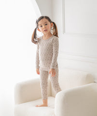 AVAUMA Violet Long Pajama Beige Flower Pattern Perfect for all-day comfort, they're great for a relaxing day at home or any leisure activity. A reliable choice for parents seeking long-lasting sleepwear.