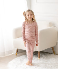 AVAUMA Violet Long Pajama Pink Flower Pattern Perfect for all-day comfort, they're great for a relaxing day at home or any leisure activity. A reliable choice for parents seeking long-lasting sleepwear.