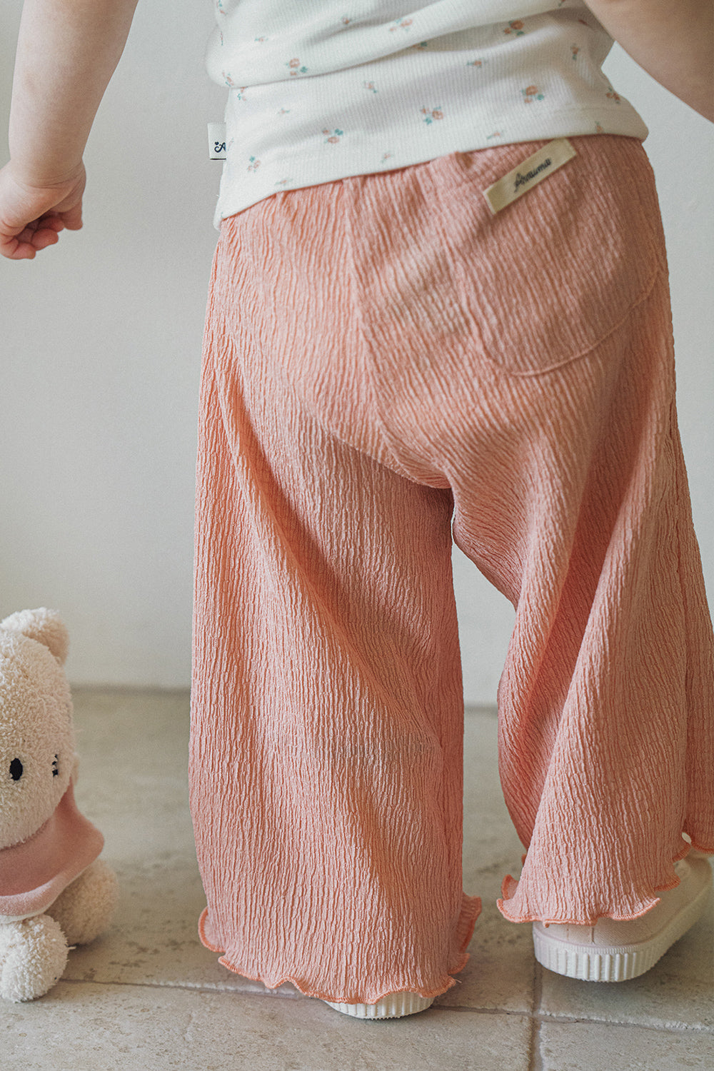 Back detail of Avauma Rosevale pleated pants for toddlers