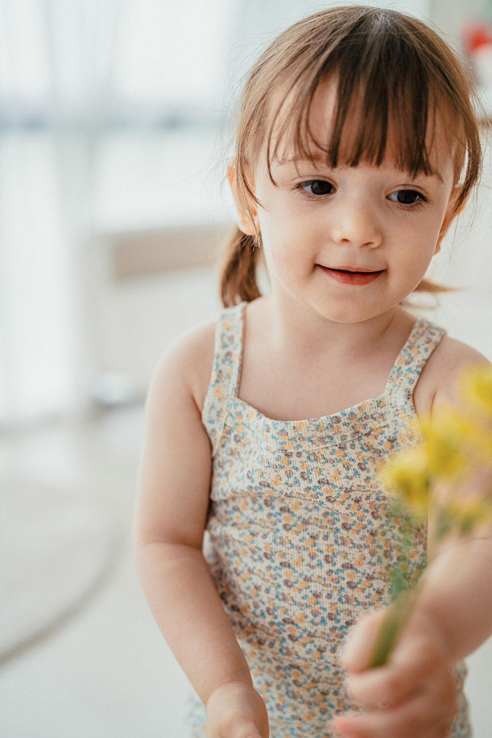 Natural Material: Cotton is a natural fiber, gentle on the skin and causing minimal irritation, allowing children to wear it comfortably all day long.