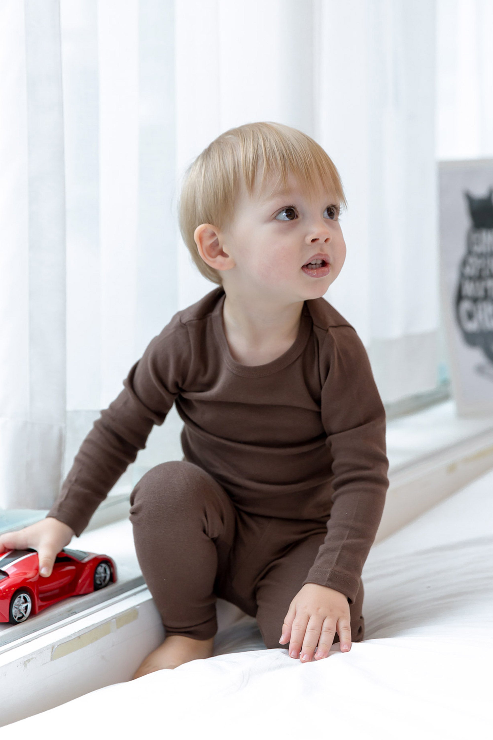 AVAUMA Pure Solid Brown Long Sleeve Set Comfortable Fabric We just launched The New Baby Pajamas. Super Premium Cotton Pjs set are well made with high quality cotton. Sure you will buy it again. This is makes it ideal for daily life. AVAUMA Pajamas has become a popular clothes for underwear and leisure clothes.