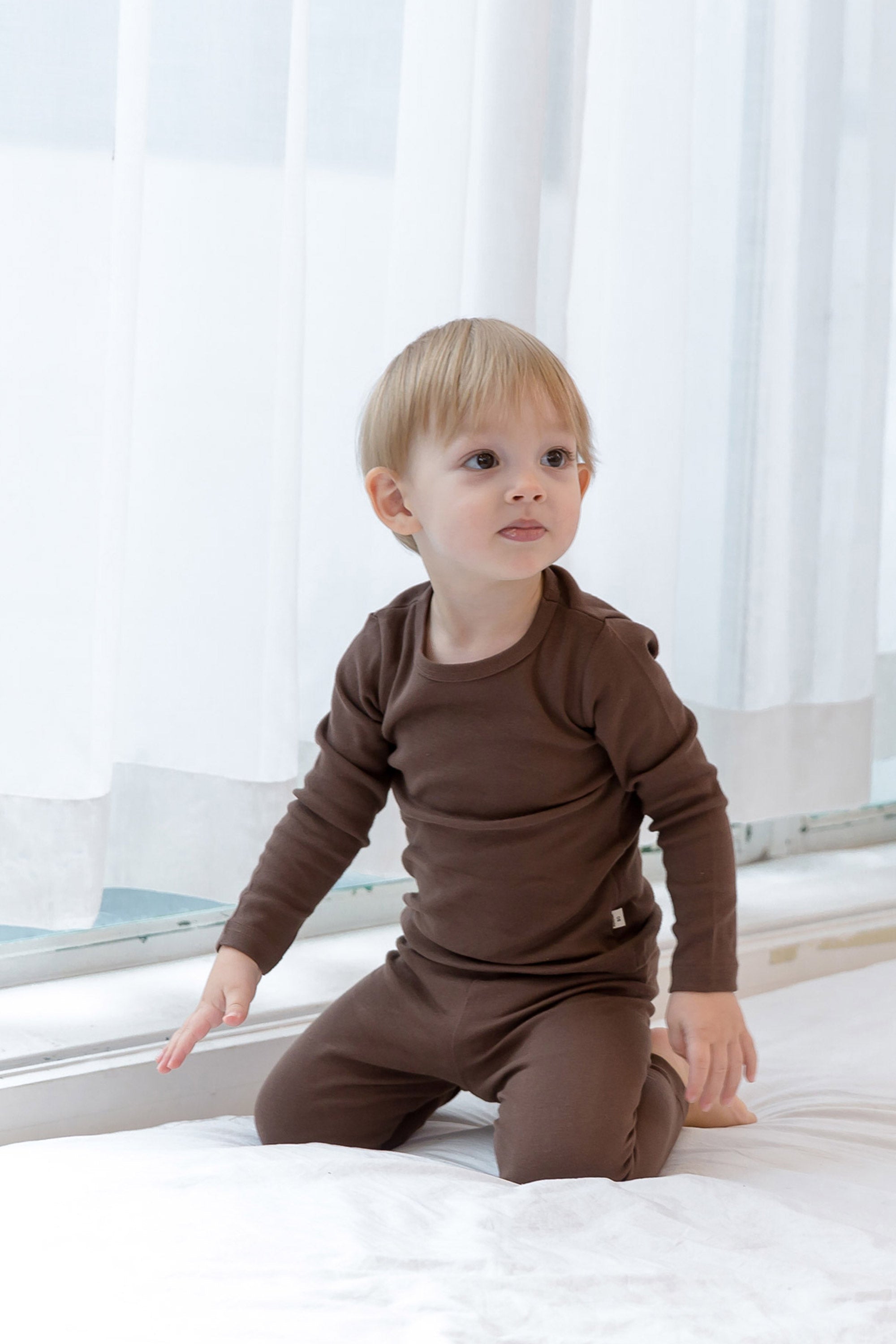 AVAUMA Pure Solid Brown Long Sleeve Set Comfortable Fabric We just launched The New Baby Pajamas. Super Premium Cotton Pjs set are well made with high quality cotton. Sure you will buy it again. This is makes it ideal for daily life. AVAUMA Pajamas has become a popular clothes for underwear and leisure clothes.