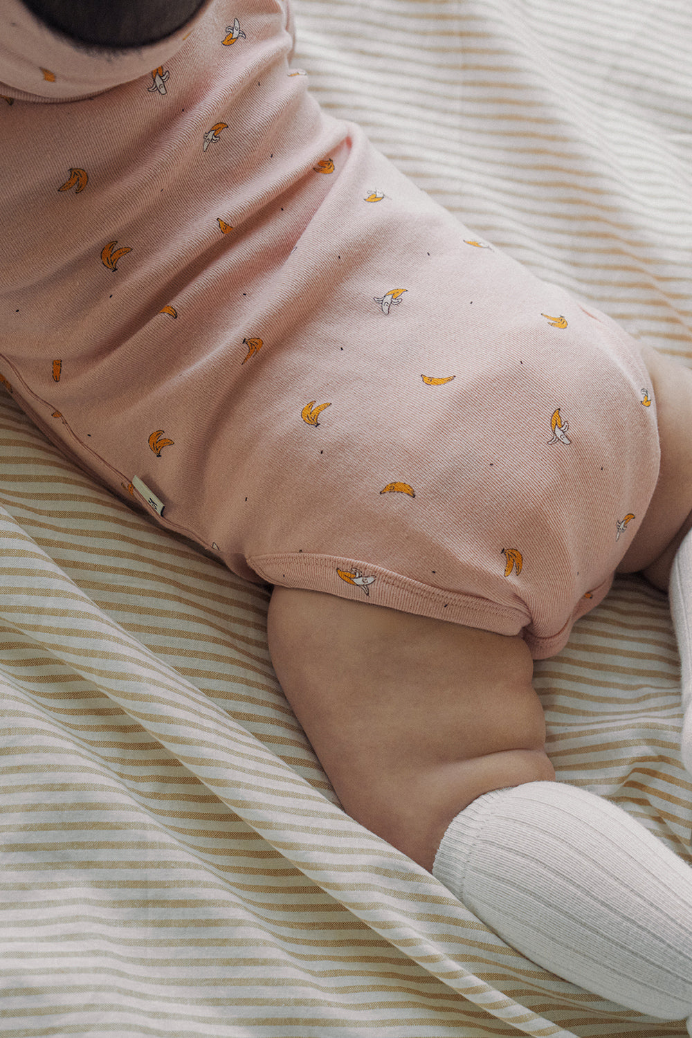 Avauma baby bodysuit close up pink banana print soft cotton baby clothing detail