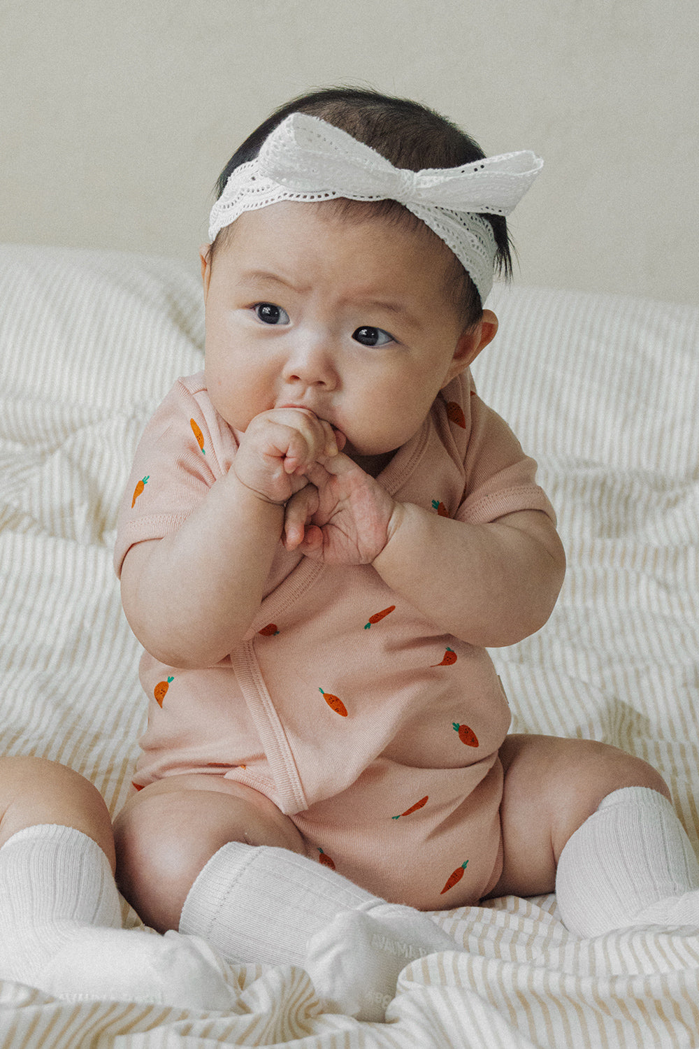 Avauma baby wearing bodysuit short sleeve wrap style pink carrot print soft cotton baby outfit