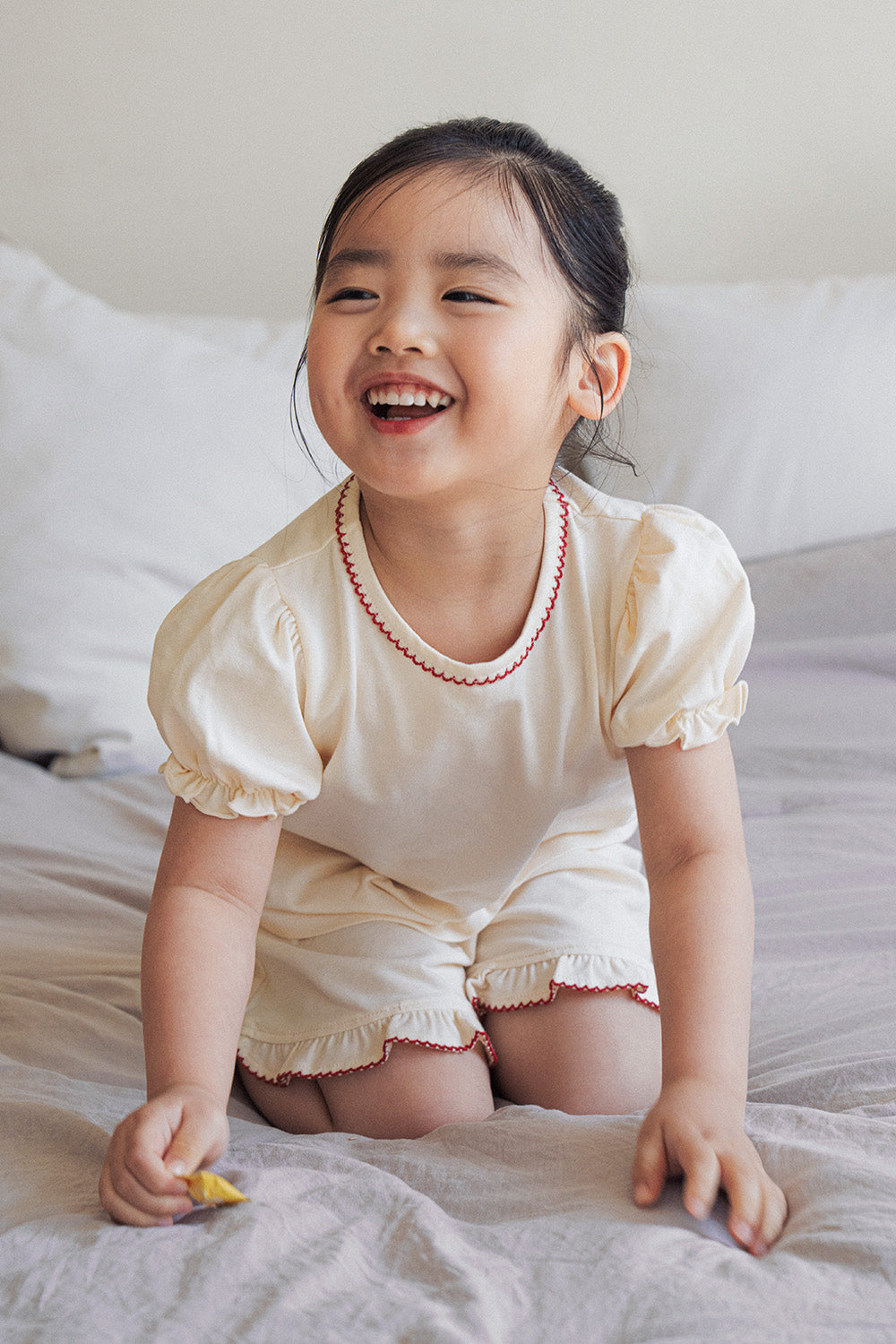 Avauma toddler girl cream pajama set scallop lace detail puff sleeve