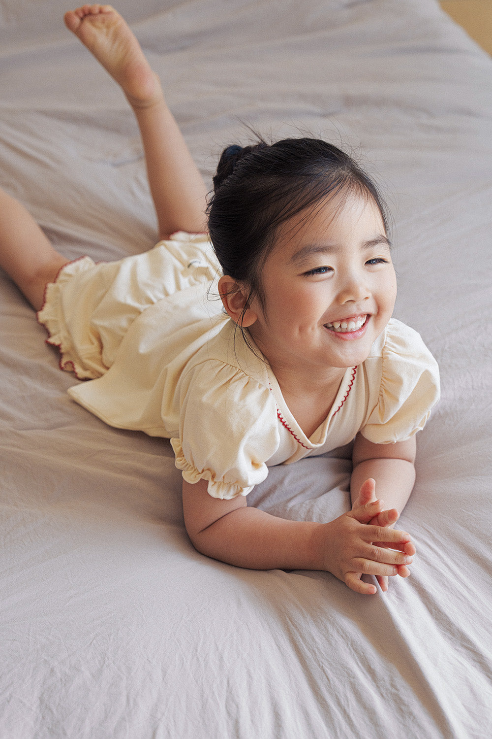 Avauma toddler girl cream ruffle hem pajama set soft cotton outfit