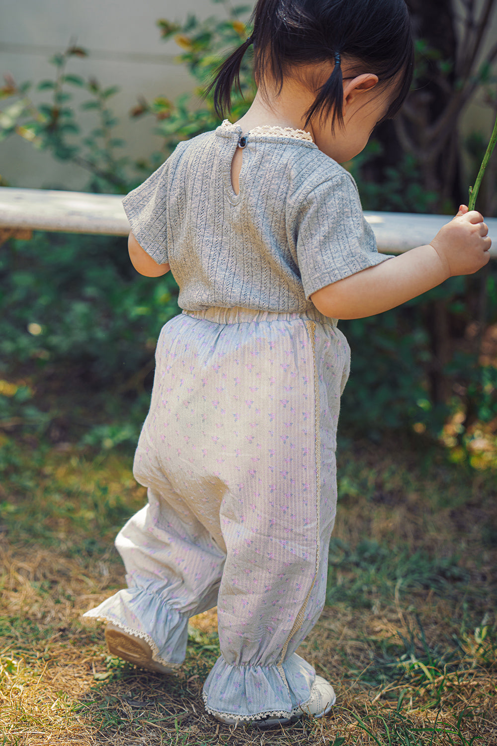 Avauma baby toddler mint blue jogger pants back view outdoor outfit