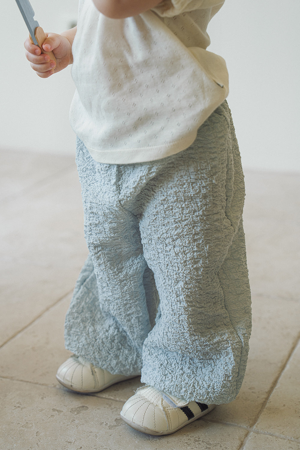 Avauma baby pale blue crinkle pants texture breathable summer fabric detail