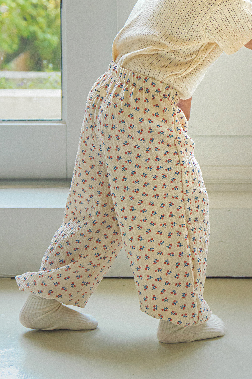 Avauma baby floral crinkle pants toddler outfit lightweight summer pants side view