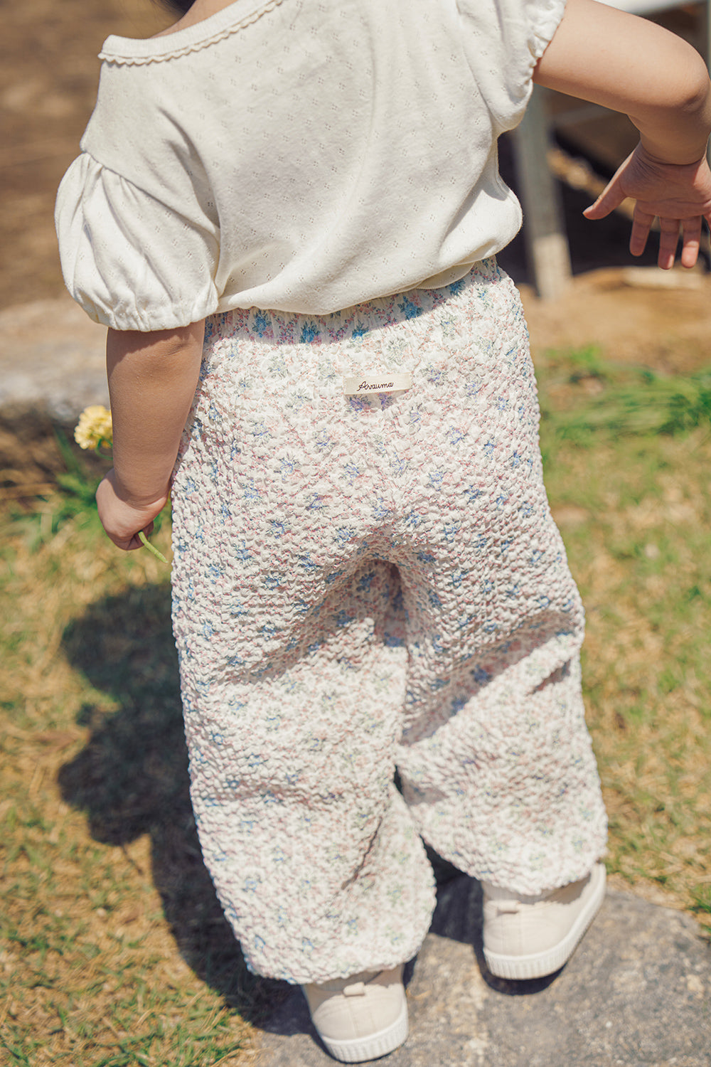 Avauma toddler floral pants back view lightweight crinkle summer pants baby outfit