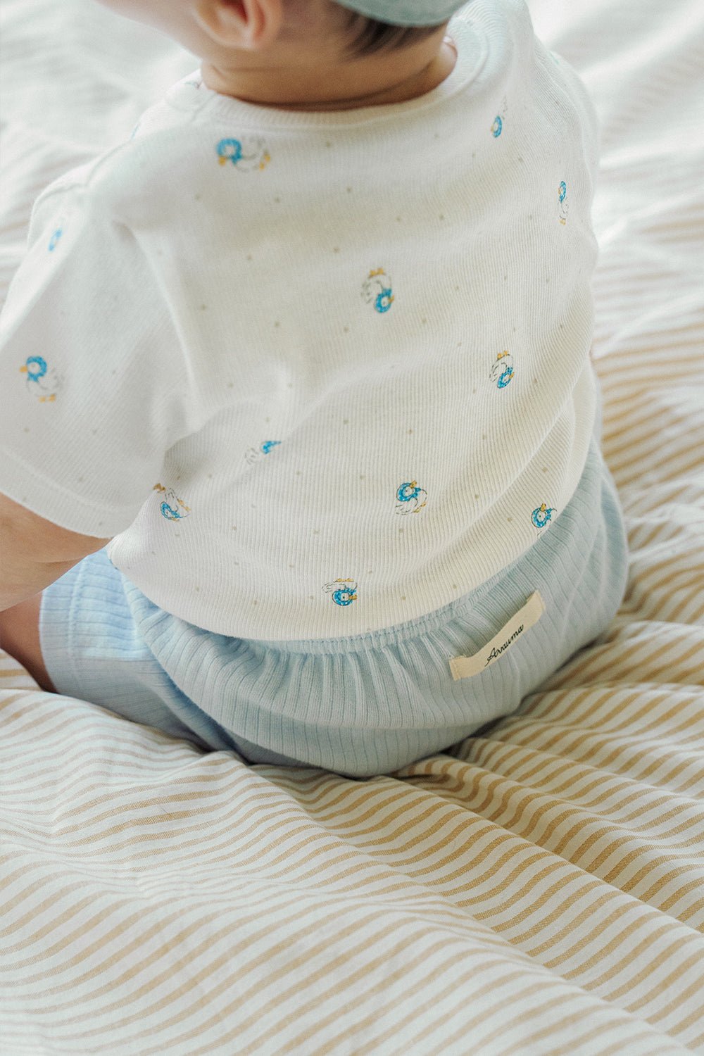 Avauma baby duck print pajama set milk mint fabric detail
