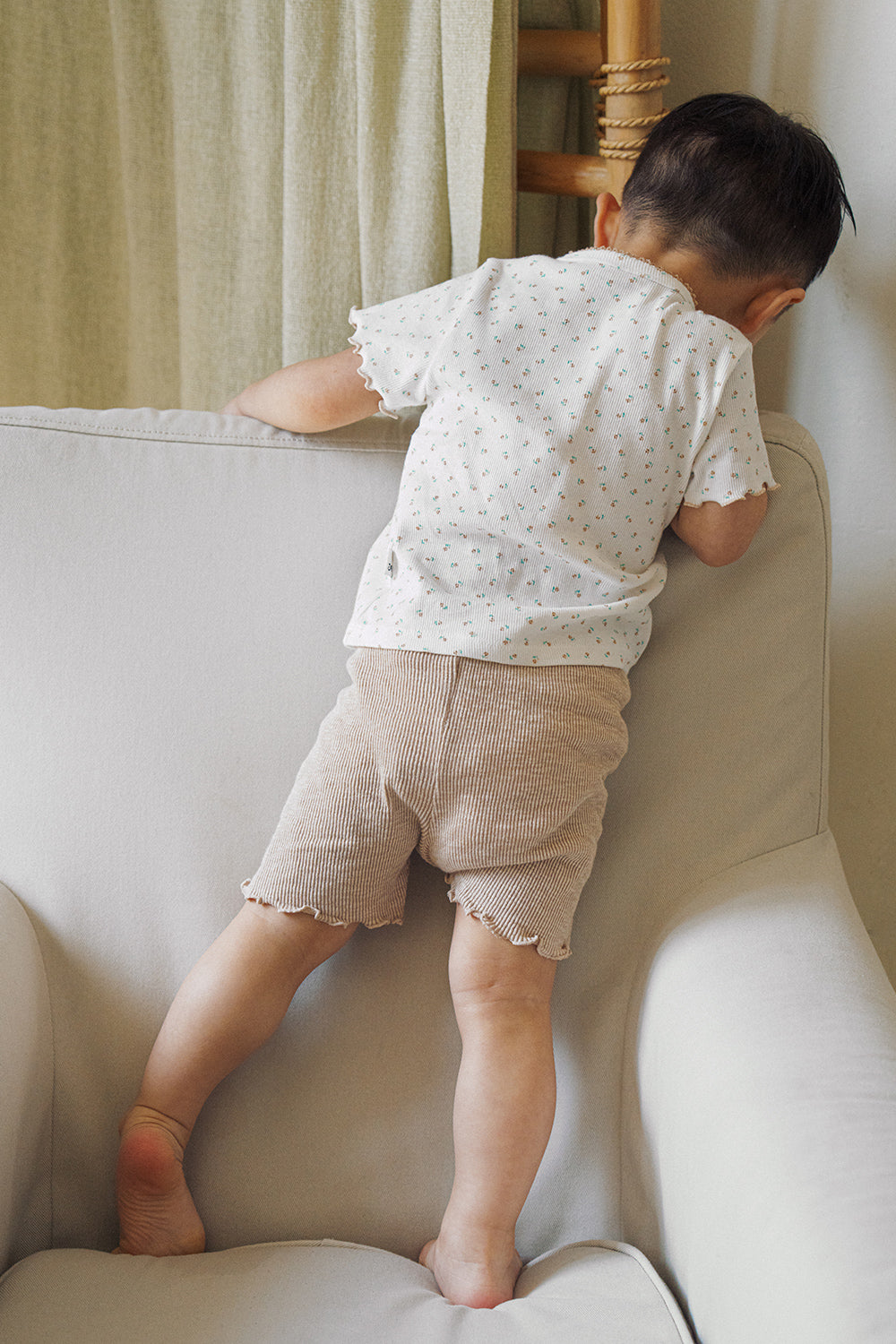 Back view of Avauma baby setup showing the breathable ribbed fabric and comfortable fit.